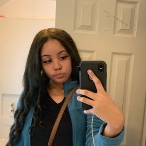 Meet your Posher, Kayla